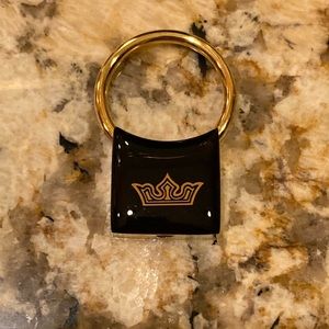 Unisex/men’s kings crown lacquer/gold locking key chain